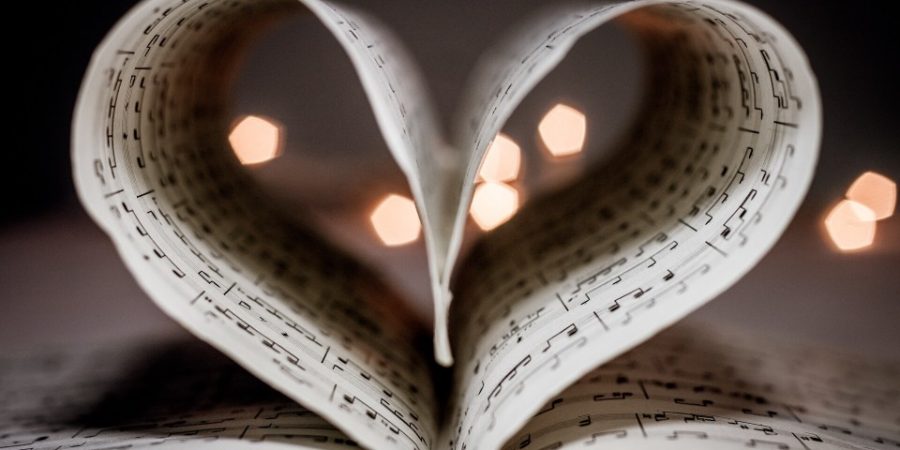 How Does Piano Sheet Music Boost Your Lessons?